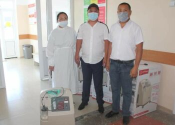 Қазығұрттық кәсіпкер ауруханаға 5 жасанды тыныс алу аппаратын алып берді