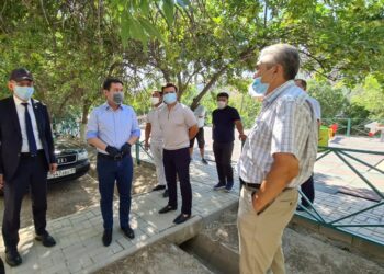 Шымкент: Еңбекші ауданындағы 64 тұрғын үй ауласы жаңадан абаттандырылуда