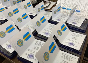 Түркістан облыстық мәслихатында «Қазақстан Конституциясына 25 жыл» мерекелік медальдары тапсырылды