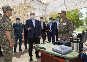 Президент Казахстана посетил военный полигон в городе Арысь