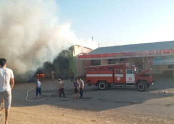 Қызылкөпір ауылындағы сауда павильоны отқа оранды