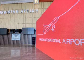 Назарбаев Түркістан әуежайының ашылу рәсіміне қатысты