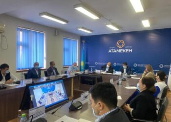 ТҮРКІСТАН ОБЛЫСЫ ӨҢІРЛІК КЕҢЕСІНІҢ ЖАҢАРТЫЛҒАН ҚҰРАМЫ БИЗНЕС МӘСЕЛЕЛЕРІН ШЕШУГЕ КІРІСТІ
