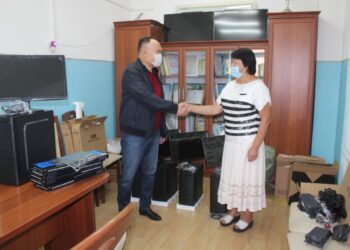 ТҮРКІСТАН: МҰҚТАЖ БАЛАЛАРҒА КОМПЬЮТЕР СЫЙЛАДЫ