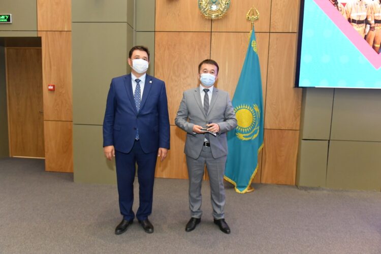 Түркістан облысында медицина қызметкерлері марапатталды