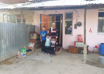 Түркістан: Келестік азаматтар жалғызбасты анаға баспана сыйлады