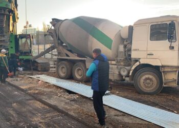 Шымкент: Қонаев даңғылында жолайрық құрылысы жүріп жатыр