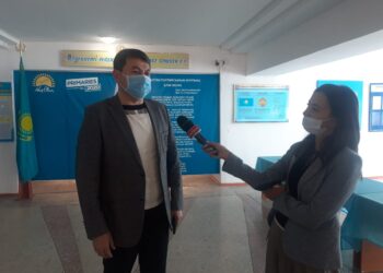 Ордабасы ауданының әкімі Нұрбол Тұрашбеков онлайн дауыс берді