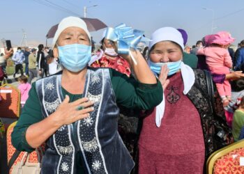 ТҮРКІСТАН: МАҚТААРАЛДА ЖАҢА ШАҒЫНАУДАН АШЫЛЫП, 386 ҮЙ ЕЛ ИГІЛІГІНЕ БЕРІЛДІ