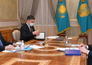 Президент Қасым-Жомарт Тоқаев Бәсекелестікті қорғау және дамыту агенттігінің төрағасы Серік Жұманғаринді қабылдады