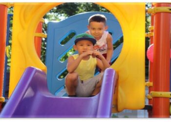 Әл-Фараби ауданындағы аулаларды абаттандыруда отандық құрылыс заттары қолданылуда