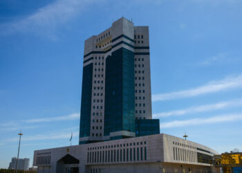 Қазақстан Қырғызстанға COVID-19-бен күресу үшін медициналық бұйымдар жібереді