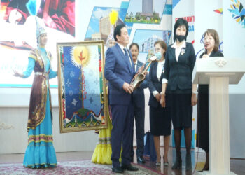 Аяшев академик атанды