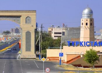 Түркістан: «Бекзат» мөлтек ауданында 12 көшеге тас төселеді