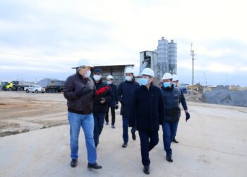 Қала әкімі ірі темір-бетон бұйымдарын өндіретін кәсіпорынның жағдайымен танысты