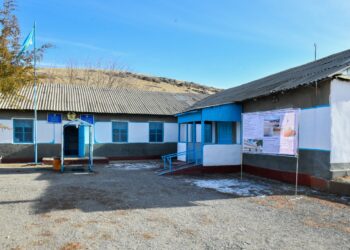 ТҮЛКІБАС АУДАНЫНДА ТОЗЫҒЫ ЖЕТКЕН МЕКТЕПТЕР СҮРІЛЕДІ