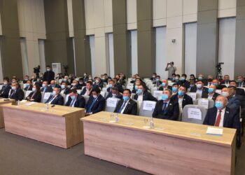 Облыстық мәслихаттың алтыншы шақырылымдағы соңғы сессиясы өтуде