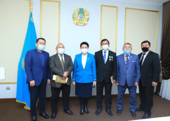 БАҚ өкілдерінің басшылары студенттермен кездесті