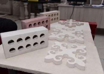 ШЫМКЕНТТЕ ТӘУЛІГІНЕ 1000 ШАРШЫ МЕТР ТРАВЕРТИН ТАСЫ ӨНДІРІЛЕДІ