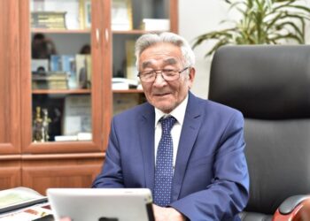 Жақыныңды қаншалықты жақсы көрсең, соншалықты одан алшақ бол