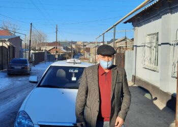 ШЫМКЕНТТІК ТАКСИ ЖҮРГІЗУШІЛЕРІ САЙЛАУШЫЛАРҒА ТЕГІН ҚЫЗМЕТ КӨРСЕТУДЕ