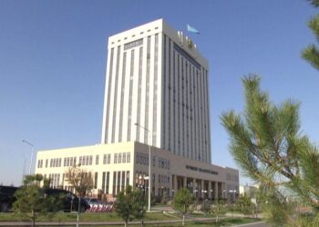 Абай ауданының әкімі есеп береді