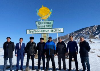 «Айғақ» телеарнасының түсірілім тобы ақиық ақын Мұқағали Мақатаевтың туған жерінде