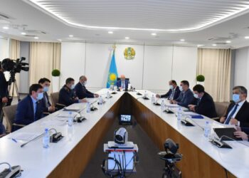 Өмірзақ Шөкеев: Жемқорлықпен күресте «бейресми жолды» жою керек