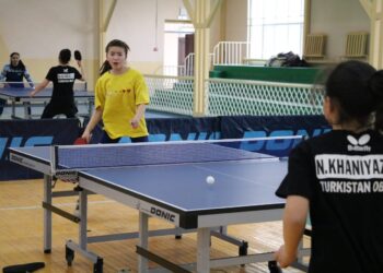 ҮСТЕЛ ТЕННИСІНЕН АШЫҚ БІРІНШІЛІК БАСТАЛДЫ