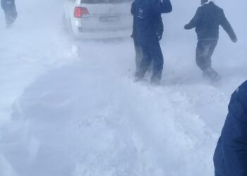 Созақ ауданында қар құрсауында қалған жолаушыларға көмек көрсетілді