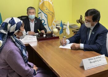 Дулат Абіш қоғамдық қабылдауда тұрғындардың мәселесін тыңдады