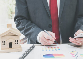 «Асықпаңыздар». Қазақстанда тұрғын үй бағасы қашан төмендейтіні болжанды