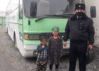 Түркістан: Ойнап жүріп, адасып кеткен бүлдіршіндер табылды