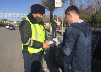 ШЫМКЕНТТЕ «ЖҮРГІЗУШІ, ПАРА БЕРМЕ!» АКЦИЯСЫ ӨТТІ