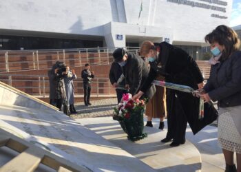 «Қазақ еліне мың алғыс» монументіне гүл шоқтары қойылды