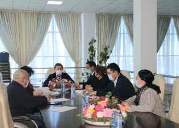 ШЫМКЕНТТЕ ТӘУЕЛСІЗ КОМИССИЯ АРНАУЛЫ ӘЛЕУМЕТТІК ҚЫЗМЕТ КӨРСЕТУ ОРТАЛЫҚТАРЫНДАҒЫ БОС ЛАУАЗЫМДАРҒА ҮМІТКЕРЛЕРДІ ІРІКТЕЙДІ