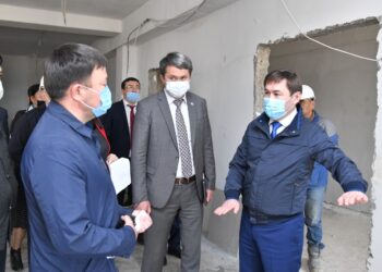 М.Әйтенов жаңа мектептің құрылысымен танысты