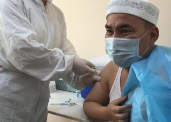 ШЫМКЕНТТЕ ДІН ҚЫЗМЕТКЕРЛЕРІ ВАКЦИНАЛАНДЫ