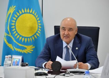 ӨМІРЗАҚ ШӨКЕЕВ ТҮРКІСТАНДЫ ДАМЫТУҒА БЕЛСЕНДІ АТСАЛЫСУҒА ШАҚЫРДЫ