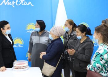 ШЫМКЕНТТЕ 106 КӨПБАЛАЛЫ АНА ТҰРҒЫН ҮЙГЕ ҚОЛ ЖЕТКІЗДІ