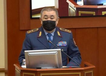 ҚР ІШКІ ІСТЕР МИНИСТРІ ДЕПУТАТТАРДЫҢ НАЗАРЫНА ЗАҢ ЖОБАСЫН ҰСЫНДЫ