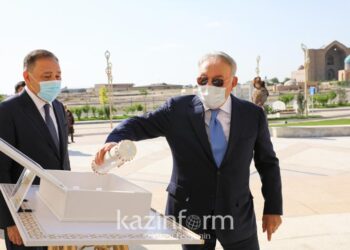 Нұрсұлтан Назарбаев Қазақ хандығына арналған мемориалдық кешеннің ашылу рәсіміне қатысты