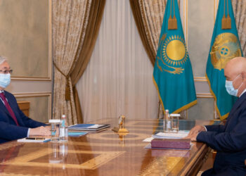Мемлекет басшысы Түркістан облысының әкімі Өмірзақ Шөкеевті қабылдады