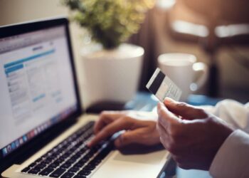 ОНЛАЙН САТЫП АЛУ КЕЗІНДЕ АЗАМАТТАРДЫ ҚАЛАЙ ҚОРҒАУҒА БОЛАДЫ?