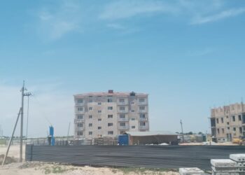 ЖЕТІСАЙ ҚАЛАСЫНДА КӨПҚАБАТТЫ ҮЙЛЕР САЛЫНУДА