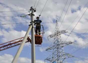 КЕЛЕС АУДАНЫНДА ЭЛЕКТР БАҒАНАЛАРЫ ЖАҢАРТЫЛУДА