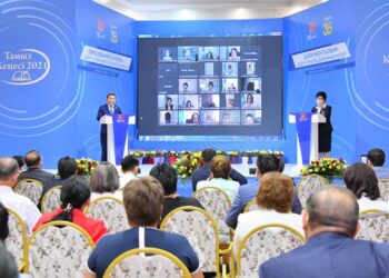 М.ӘЙТЕНОВ: БҮГІН МЕКТЕБІНЕ ҮЛЕС ҚОСҚАН БАЛА, ЕРТЕҢ ЕЛІНЕ ҚЫЗМЕТ ЕТЕДІ