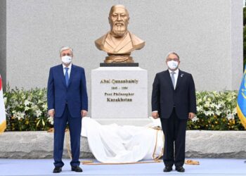 СЕУЛДЕ АБАЙ ҚҰНАНБАЙҰЛЫНЫҢ БЮСТІ АШЫЛДЫ