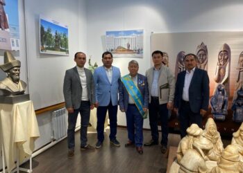 АТАҚТЫ МҮСІНШІ ТІЛЕУБЕРДІ БИНАШЕВҚА ТҮРКІСТАН ОБЛЫСЫНЫҢ «ҚҰРМЕТТІ АЗАМАТЫ» АТАҒЫ ТАПСЫРЫЛДЫ