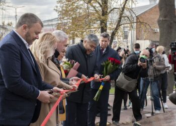 УКРАИНАДА АБАЙДЫҢ ЕСКЕРТКІШІ АШЫЛДЫ
